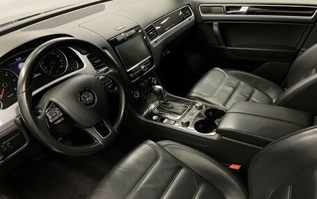 Volkswagen Touareg III, 2011 год, 2 399 000 рублей, 9 фотография