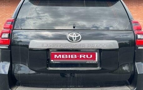 Toyota Land Cruiser Prado 150 рестайлинг 2, 2022 год, 7 500 000 рублей, 3 фотография