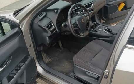 Lexus UX I, 2019 год, 2 999 999 рублей, 10 фотография