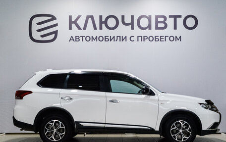 Mitsubishi Outlander III рестайлинг 3, 2017 год, 2 170 000 рублей, 4 фотография