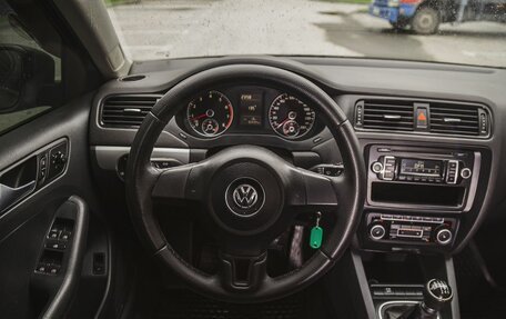 Volkswagen Jetta VI, 2011 год, 950 000 рублей, 10 фотография