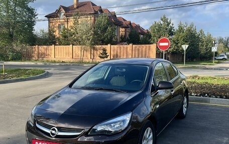 Opel Astra J, 2013 год, 1 250 000 рублей, 2 фотография