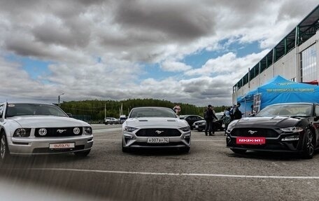 Ford Mustang VI рестайлинг, 2018 год, 3 200 000 рублей, 15 фотография