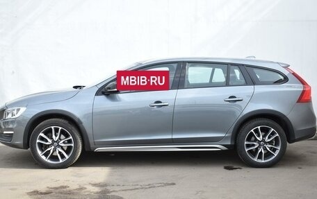 Volvo V60 Cross Country II, 2018 год, 2 247 000 рублей, 8 фотография