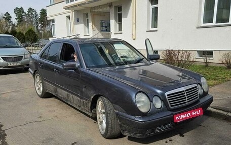 Mercedes-Benz E-Класс, 1996 год, 210 000 рублей, 3 фотография