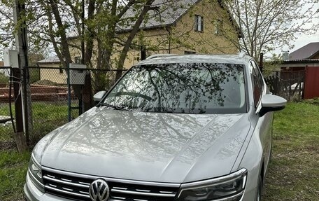 Volkswagen Tiguan II, 2018 год, 2 900 000 рублей, 4 фотография