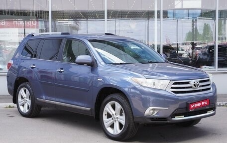 Toyota Highlander III, 2013 год, 2 414 000 рублей, 1 фотография