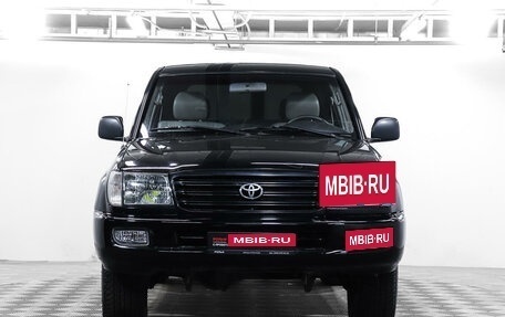 Toyota Land Cruiser 100 рестайлинг 2, 2003 год, 2 330 000 рублей, 2 фотография