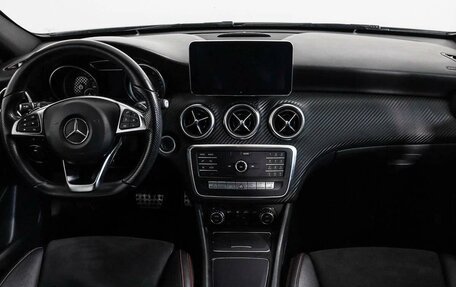Mercedes-Benz A-Класс, 2015 год, 1 000 000 рублей, 4 фотография