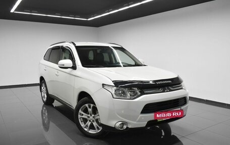 Mitsubishi Outlander III рестайлинг 3, 2014 год, 1 795 000 рублей, 5 фотография