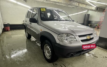 Chevrolet Niva I рестайлинг, 2010 год, 580 000 рублей, 2 фотография