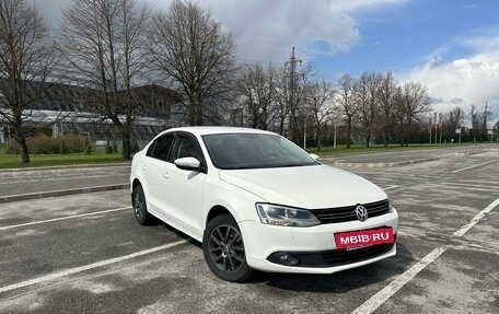 Volkswagen Jetta VI, 2011 год, 855 000 рублей, 6 фотография