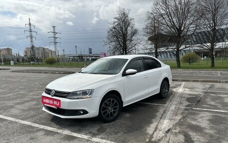 Volkswagen Jetta VI, 2011 год, 855 000 рублей, 4 фотография