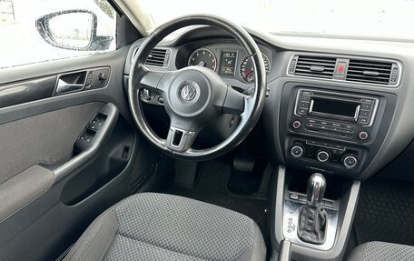 Volkswagen Jetta VI, 2011 год, 855 000 рублей, 9 фотография