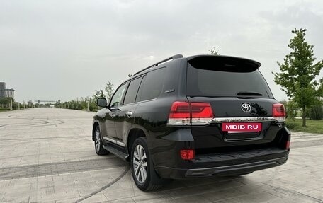 Toyota Land Cruiser 200, 2017 год, 6 600 000 рублей, 6 фотография