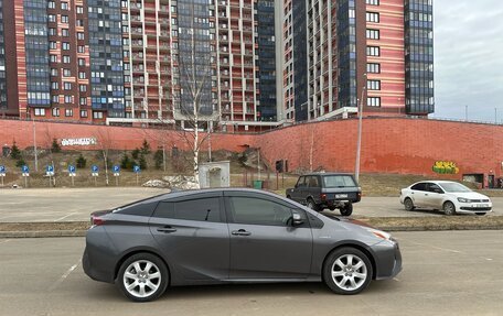 Toyota Prius IV XW50, 2018 год, 1 770 000 рублей, 8 фотография