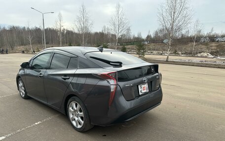 Toyota Prius IV XW50, 2018 год, 1 770 000 рублей, 5 фотография