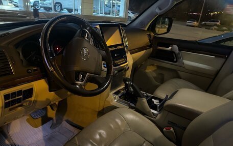 Toyota Land Cruiser 200, 2016 год, 5 650 000 рублей, 8 фотография