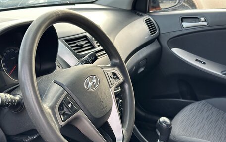 Hyundai Solaris II рестайлинг, 2014 год, 630 000 рублей, 13 фотография