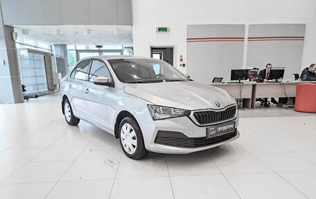 Skoda Rapid II, 2021 год, 1 800 000 рублей, 3 фотография