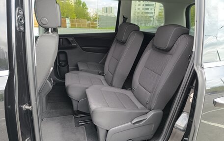 Volkswagen Sharan II, 2017 год, 2 750 000 рублей, 14 фотография