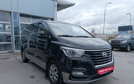 Hyundai H-1 II рестайлинг, 2019 год, 3 040 000 рублей, 3 фотография