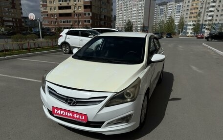 Hyundai Solaris II рестайлинг, 2014 год, 900 000 рублей, 1 фотография