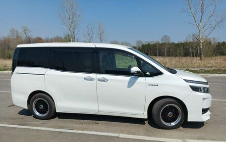 Toyota Voxy III, 2015 год, 1 850 000 рублей, 3 фотография