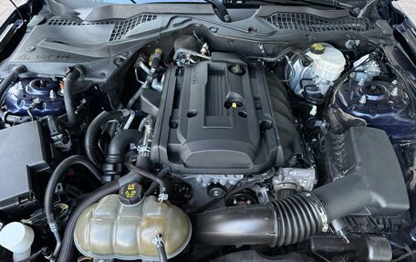 Ford Mustang VI рестайлинг, 2017 год, 3 300 000 рублей, 23 фотография