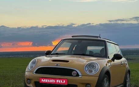 MINI Hatch, 2007 год, 1 100 000 рублей, 2 фотография