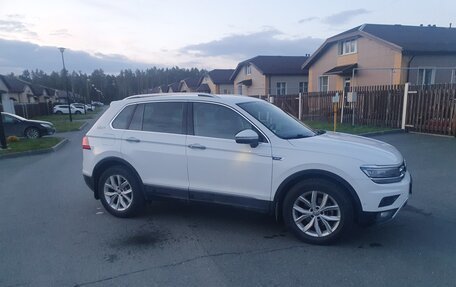 Volkswagen Tiguan II, 2018 год, 3 500 000 рублей, 2 фотография