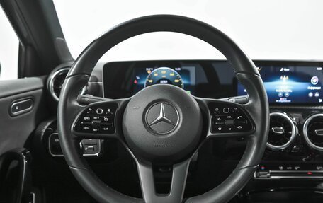 Mercedes-Benz A-Класс, 2019 год, 2 571 470 рублей, 9 фотография
