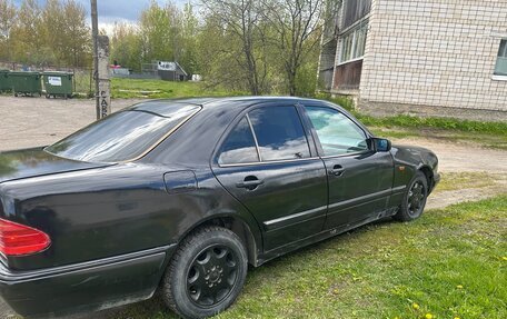 Mercedes-Benz E-Класс, 1995 год, 350 000 рублей, 6 фотография