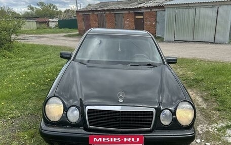 Mercedes-Benz E-Класс, 1995 год, 350 000 рублей, 3 фотография