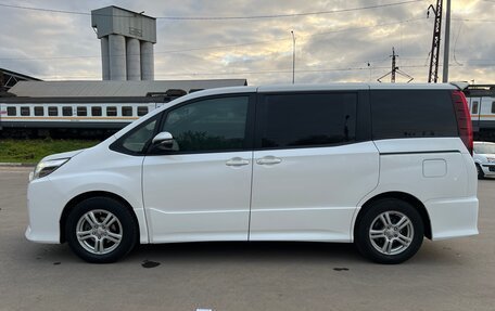 Toyota Noah III, 2014 год, 2 100 000 рублей, 4 фотография