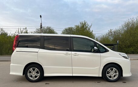 Toyota Noah III, 2014 год, 2 100 000 рублей, 8 фотография