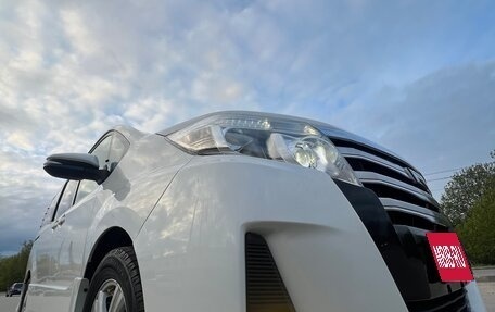 Toyota Noah III, 2014 год, 2 100 000 рублей, 13 фотография