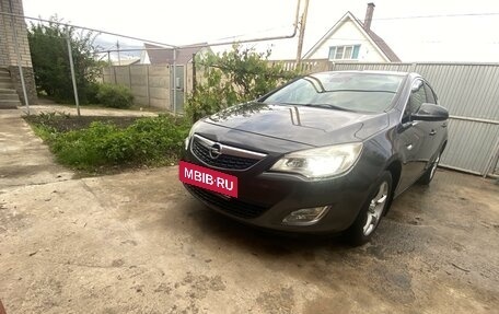 Opel Astra J, 2011 год, 900 000 рублей, 4 фотография