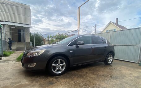 Opel Astra J, 2011 год, 900 000 рублей, 14 фотография