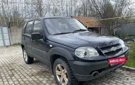 Chevrolet Niva I рестайлинг, 2011 год, 610 000 рублей, 3 фотография