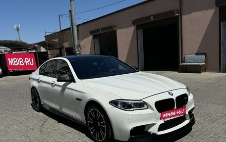 BMW 5 серия, 2014 год, 2 450 000 рублей, 2 фотография