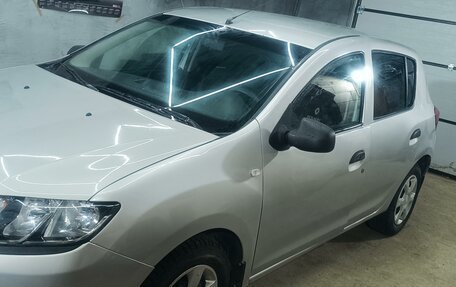 Renault Sandero II рестайлинг, 2014 год, 880 000 рублей, 8 фотография