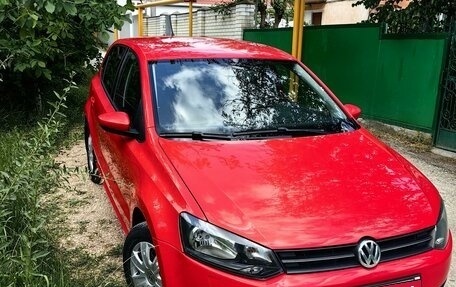 Volkswagen Polo VI (EU Market), 2011 год, 950 000 рублей, 2 фотография