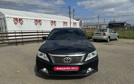 Toyota Camry, 2013 год, 1 880 000 рублей, 2 фотография