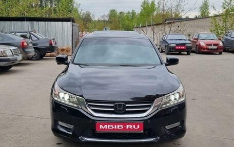 Honda Accord IX рестайлинг, 2013 год, 1 фотография