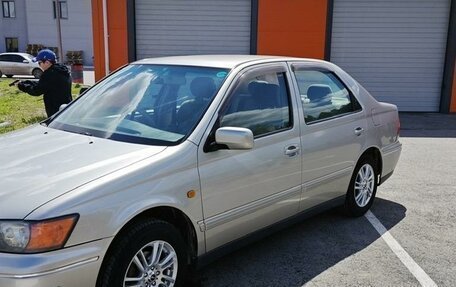 Toyota Vista V30, 2000 год, 560 000 рублей, 1 фотография