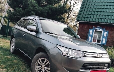 Mitsubishi Outlander III рестайлинг 3, 2012 год, 1 650 000 рублей, 1 фотография