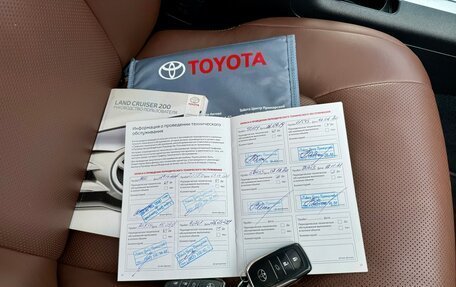 Toyota Land Cruiser 200, 2016 год, 7 680 000 рублей, 25 фотография
