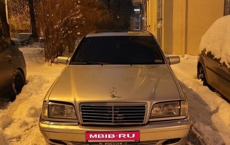 Mercedes-Benz C-Класс, 2000 год, 290 000 рублей, 2 фотография