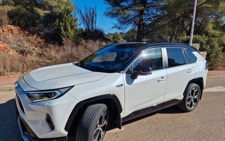 Toyota RAV4, 2021 год, 3 730 000 рублей, 2 фотография